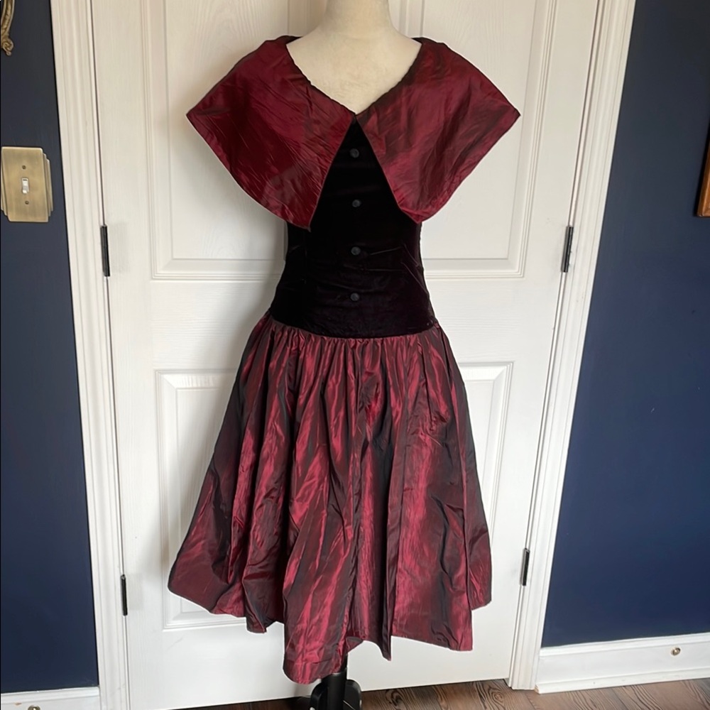 Vintage Burgundy‎ Taffeta & Black Velvet Sleeveless Fit & Flare Dress